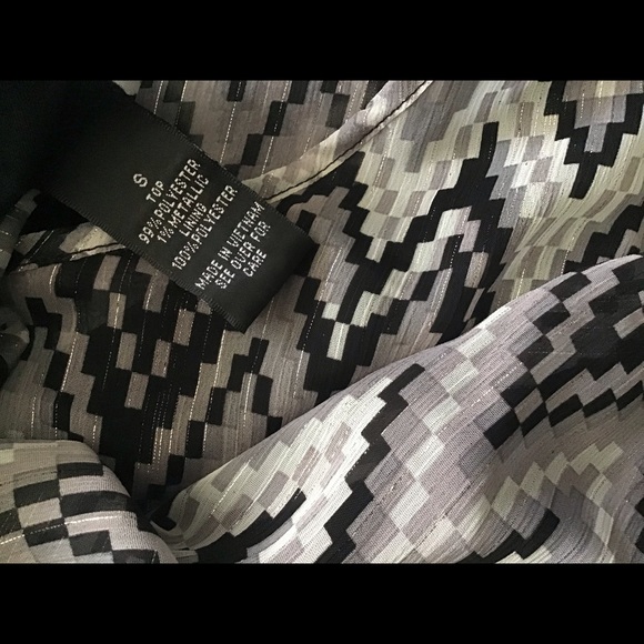 AB Studio Blouse - Picture 7 of 8